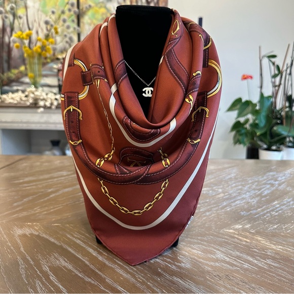 Authentic Cartier Scarf - Picture 4 of 13